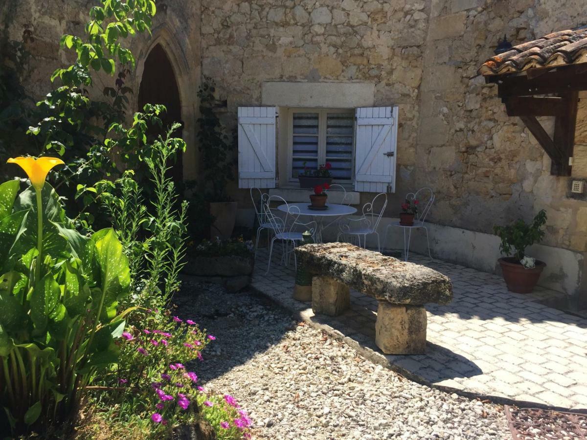Le Prieure Bed and Breakfast Saint-Pey-de-Castets Eksteriør billede